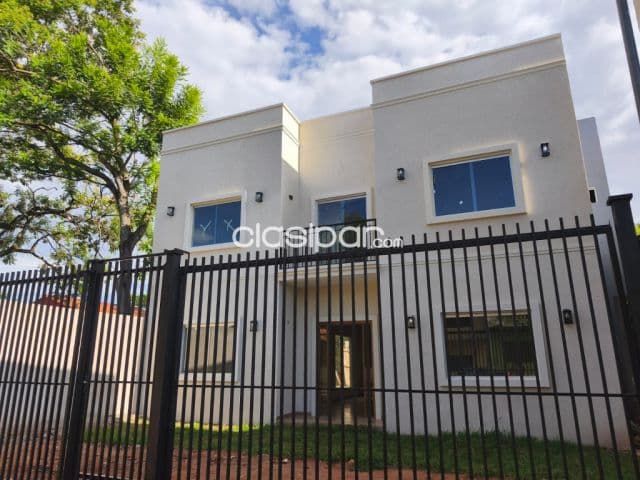 Prox. Cit, marena: Residencia a estrenar en venta, 490m2, 4 suites, jardín arbolado, pisci