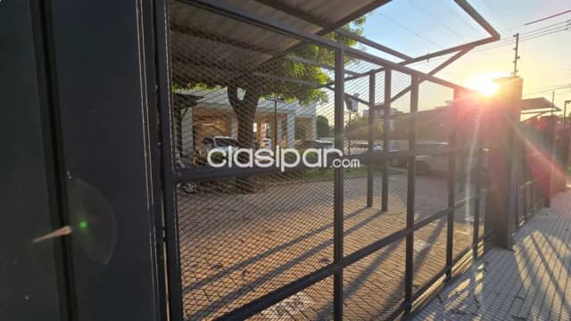 - estacionamiento - paraguay - Luque - insignia 4 — foto 3