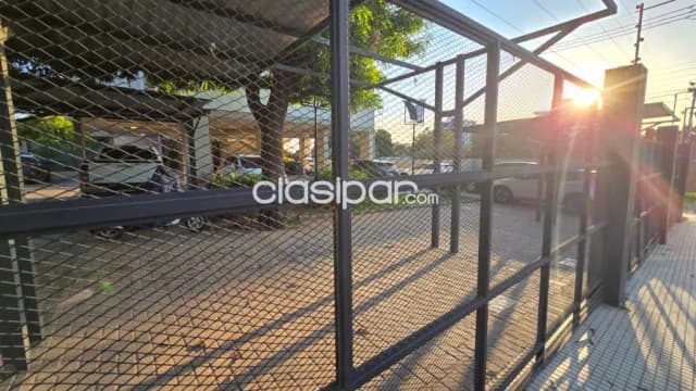 - estacionamiento - paraguay - Luque - insignia 4 — foto 4