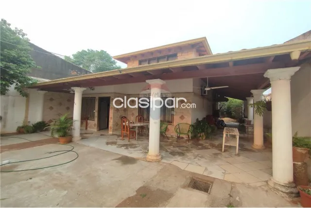 Casa en Venta en Primer Barrio Luque sobre calle asfaltada, foto 2