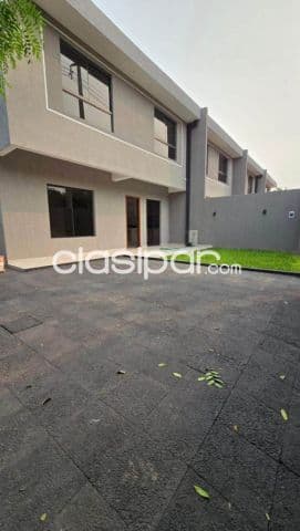 Chalet de 2 dormitorios a estrenar en Barrio Villa Bonita de Villa Elisa zona Stock
