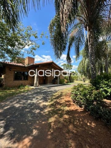 Casa en Alquiler de 4 hab, en condominio cerrado, Mariano Roque Alonso