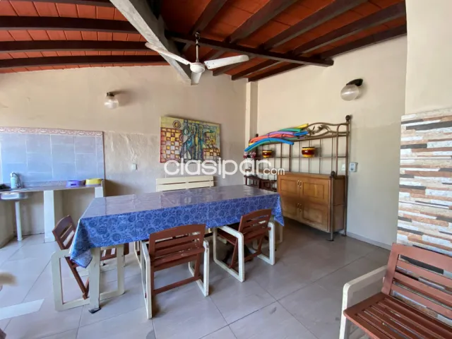 casa con piscina en Mariano Roque Alonso, foto 3