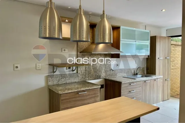 Duplex c/patio/piscina y hab.servici.c/baño 5 hab. Luque promer barrio zona conmebol — foto 3