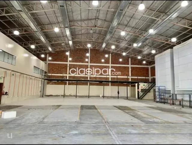 Z/ cit, prox. Mme lynch: Gran depósito comercial, 1.200 m2, oficinas modernas, estacionami, foto 2