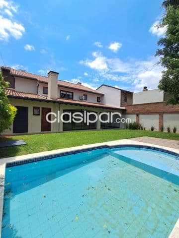 Casa con 3 dormitorios en suite - Asunción - Mburucuyá