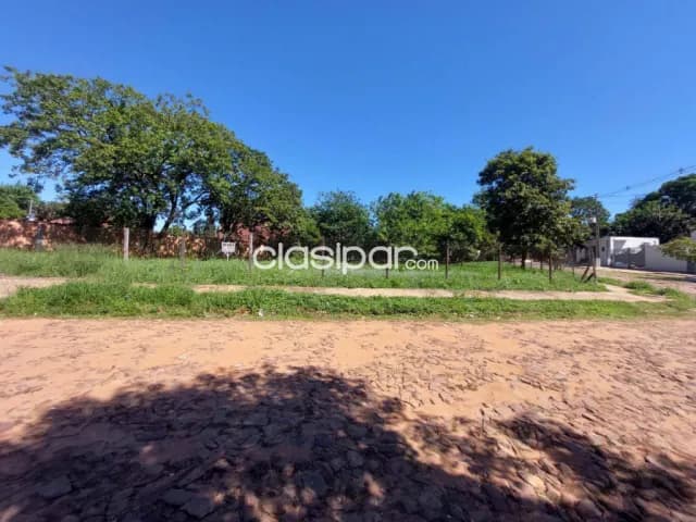 TERRENO EN ESQUINA! 📍Ciudad de San Lorenzo – Zona Parque 14 y Medio — foto 2