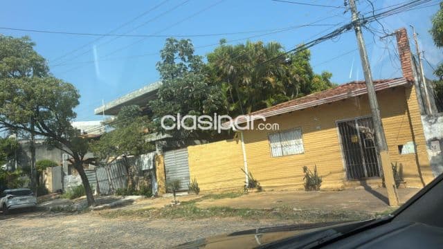 Casa a demoler en Venta - Bo. Herrera, zona rodeada de duplex nuevos
