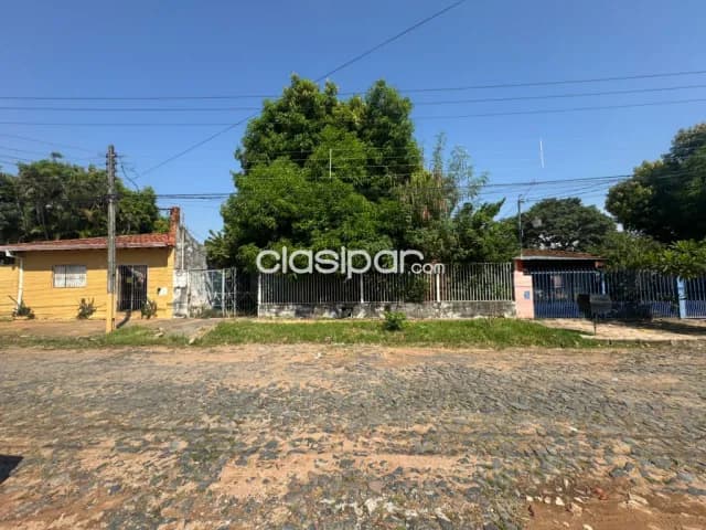 Casa a demoler en Venta - Bo. Herrera, zona rodeada de duplex nuevos — foto 3