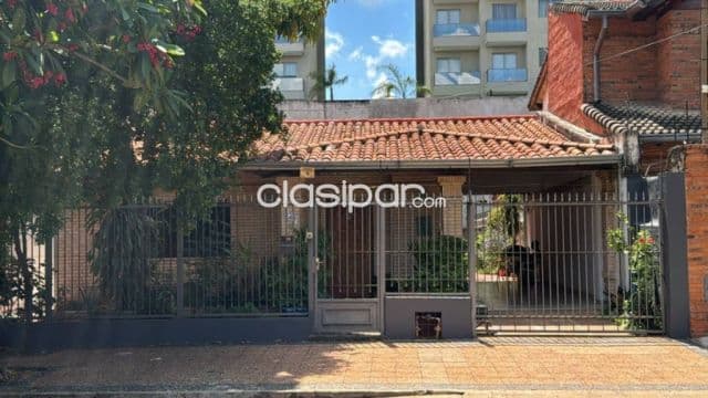 Hermosa casa semi nueva de 2 dormitorios en Las Lomas, excelente ubicación!!!