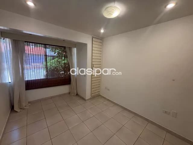 REF. S102 - Alquilo Dúplex 3 Dormitorios 190 m2 barrio Mariscal Estigarribia Planta baja — foto 4