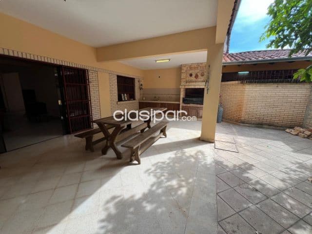 hermosa casa en Barrio Herrera