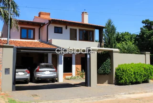 Casa de 5 Dormitorios en Venta en Zona Conmebol, foto 2