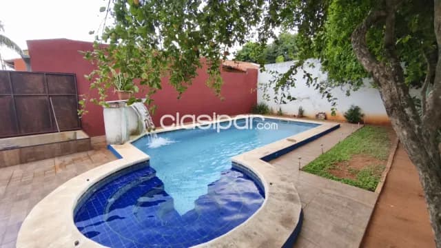 Casa de dos plantas en esquina Bº Santa Ana San Lorenzo — foto 3