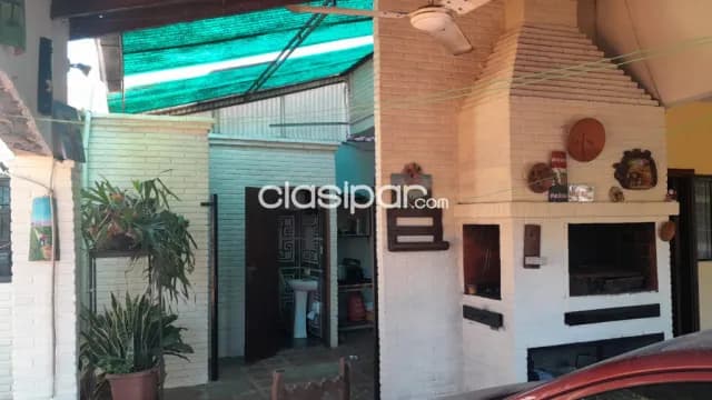 Casa de dos plantas en esquina Bº Santa Ana San Lorenzo — foto 4