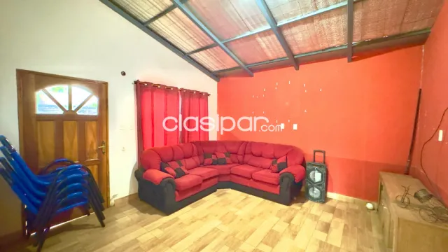 Casa en venta en el Barrio Ykaa - Luque Excelente oportunidad en una zona accesible — foto 4