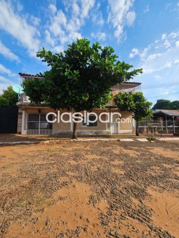 Casa de 4 dormitorios a remodelar en barrio Mora Cue de Luque zona Colegio Irrazabal