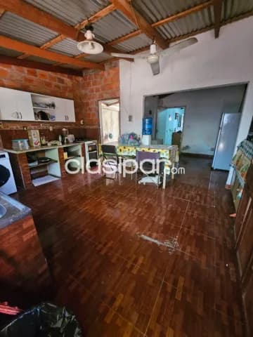 Casa de 4 dormitorios a remodelar en barrio Mora Cue de Luque zona Colegio Irrazabal — foto 4