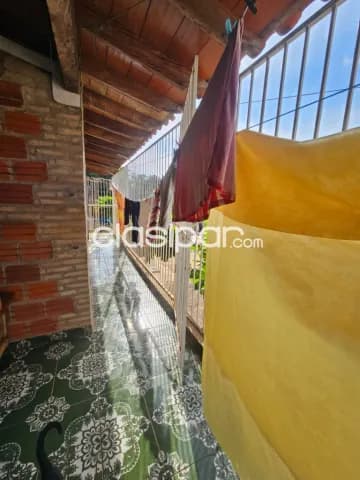 Casa de 4 dormitorios a remodelar en barrio Mora Cue de Luque zona Colegio Irrazabal — foto 5