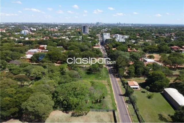 Amplio terreno en esquina - av. Laguna grande — foto 2