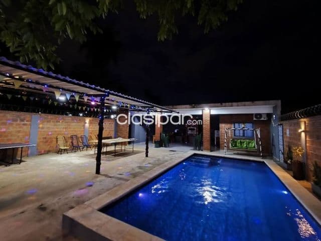 Casa Quinta con Piscina en Luque zona Vivero Pozo Azul a cuadras de la Ruta a Sanber