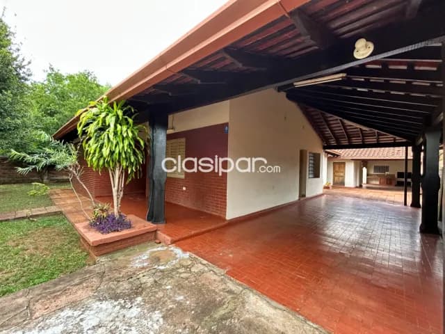 Casa ubicada sobre la Avenida Japón en la ciudad de Encarnación — foto 2