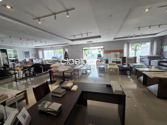 Salón comercial en alquiler zona Av Choferes del Chaco, foto 3