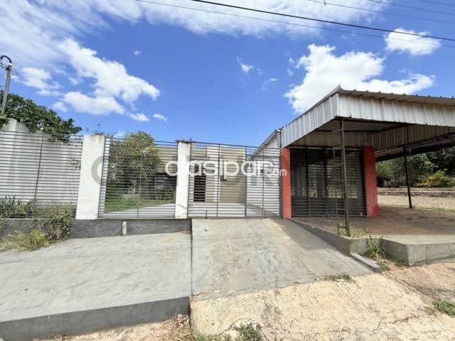 Vende casa en Villa Elisa, a metros de América Picco