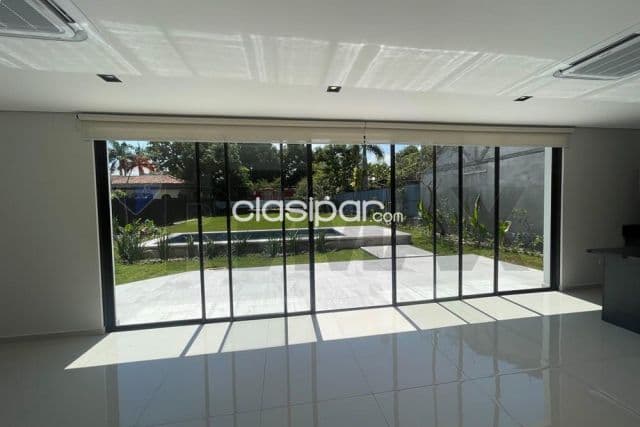 Casa 2 plantas 3 hab.suite 1 d ellas master c/piscina,serv.completa-lambare-z.yacht