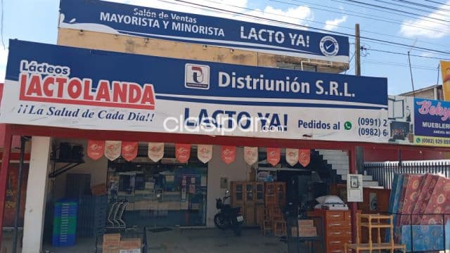Salón Comercial con Vivienda y Depósito en Venta