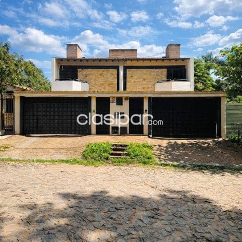 En Venta 2 duplex juntos a refaccionar en Mburucuya