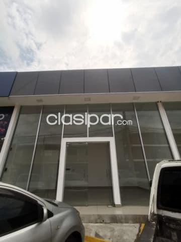 Salon comercial en Fernando de la Mora cod 6439