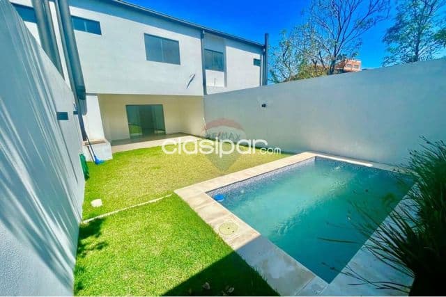 Duplex c/patio y piscina, 3 hab.en loma pyta bo.las colinas
