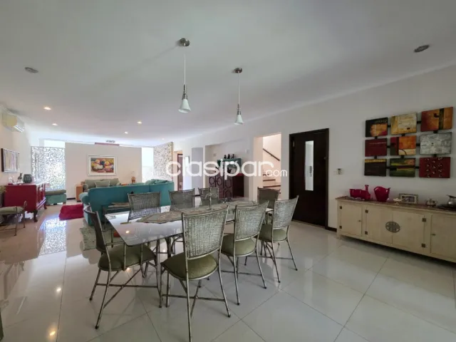 Moderna y Amplia Residencia de 660 m2, Zona Cecon - CLHO7874883 — foto 3