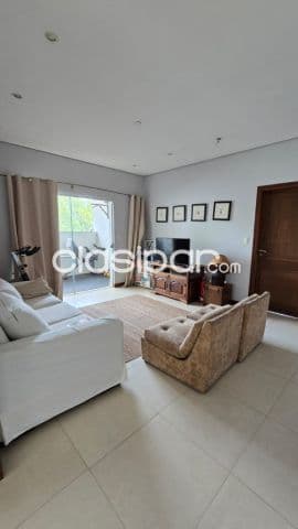 o Alquilo Residencia de 1.342 m2 en Country Zona Aeropuerto - LHO7874992