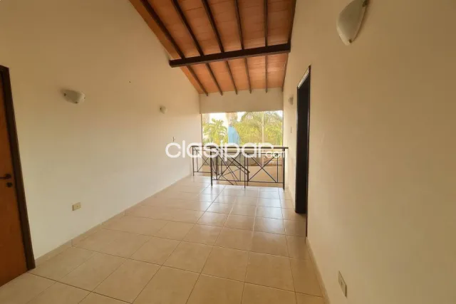 En venta casa con piscina en barrio mcal. Estigarribia - asuncion, foto 3