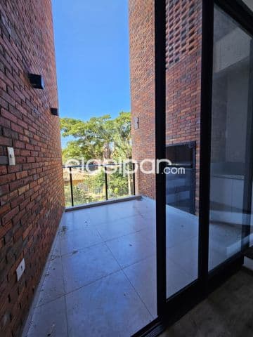 departamento de 1 dormitorio tipo dúplex en el Edif Margarita - Mburucuyá COD V0351 — foto 1