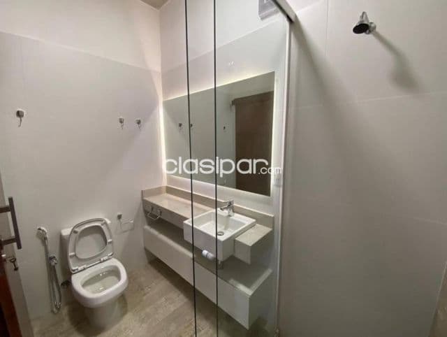Triplex de 2 dormitorios en suite en bo. Mburucuya