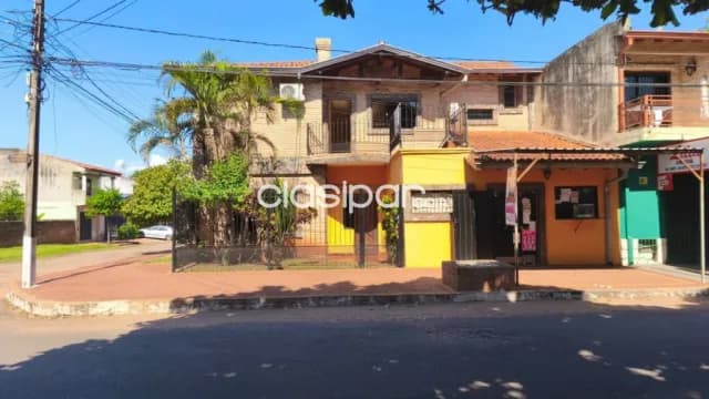 Amplia casa con 3 dormitorios y piscina en barrio santa ana, San Lorenzo — foto 2
