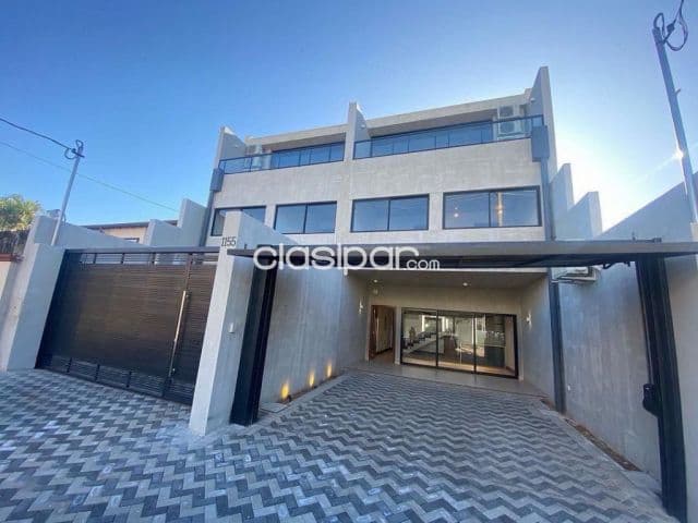 Mburucuya: 180m2, impecable triplex minimalista, 2 suites, quincho, parrilla, garage