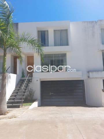 Triplex en Barrio Cerrado con Piscina – Lambaré (Mbáracayú)