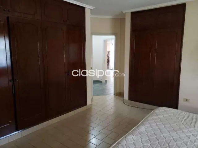En alquiler amplia casa en Barrio Herrera - Asunción, foto 4