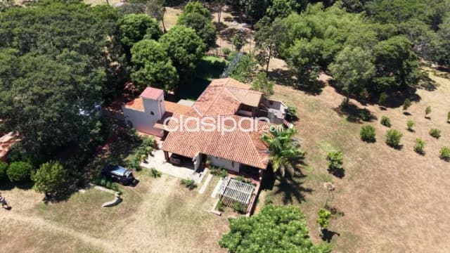 Finca en entorno natural cerca de Caacupé con 2,5 hectáreas y casa con encanto, foto 2