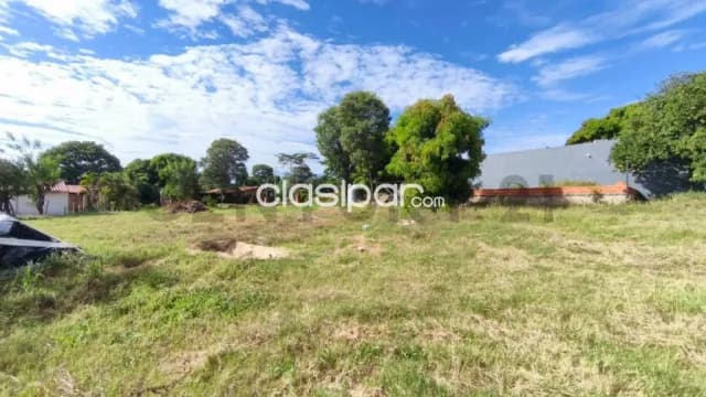 Vende amplio terreno en Aregua — foto 2