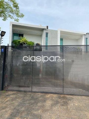 Hermoso duplex de 3 dormitorios y piscina en Fernando de la Mora zona norte