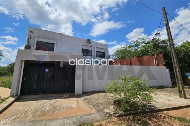 Moderna residencia de 2 niveles - barrio mbokayaty en venta, apta para crédito bancario!