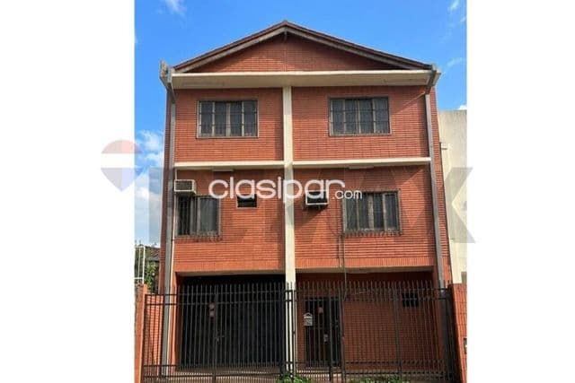 OPORTUNIDAD ESTRATÉGICA EN BARRIO PETTIROSSI! Edificio Multiuso de 3 Niveles Ubicado en un — foto principal