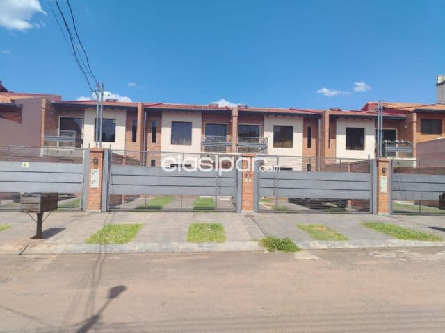 Duplex en Fernando de la Mora cod 6407