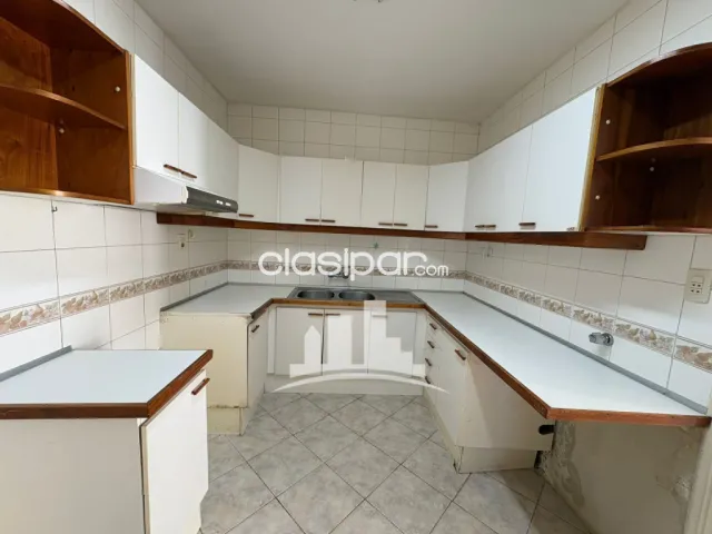 Amplio duplex en pleno Mburucuya con patio y piscina cod 6450 — foto 4