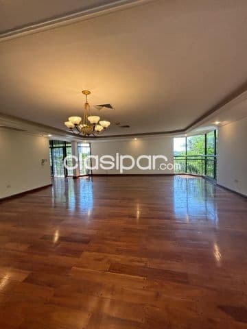 Departamento en asuncion barrio Villa Morra cod 6370